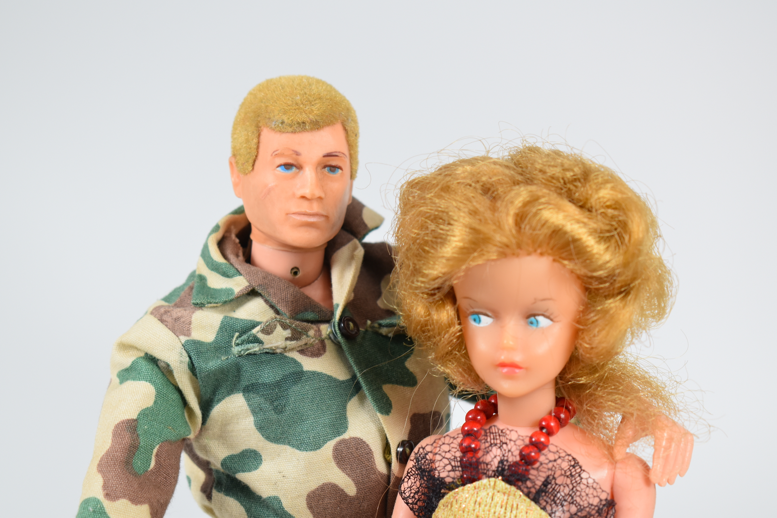 Dolls & Action Figures Banner